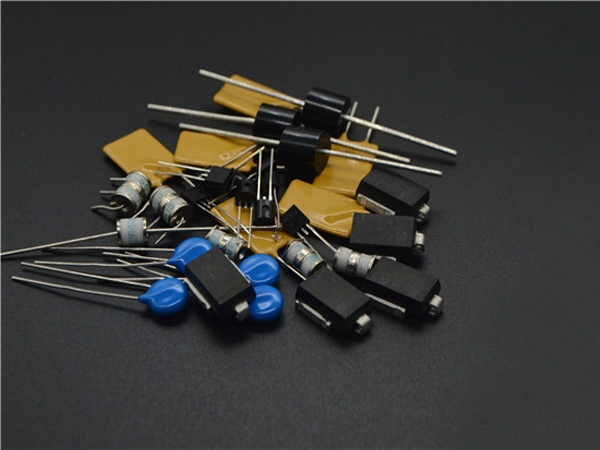 Overvoltage surge suppression protection components ensure the safety of the circuit.