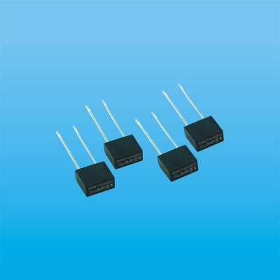 SMT Φ8.4×4.0×7.7 方形塑封保险丝（慢断型）